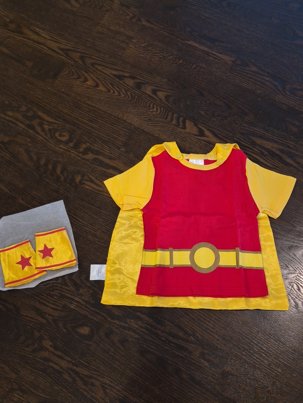 New Kids Superhero Costume Shirt with Star Cuffs & Detachable CAPE 2T